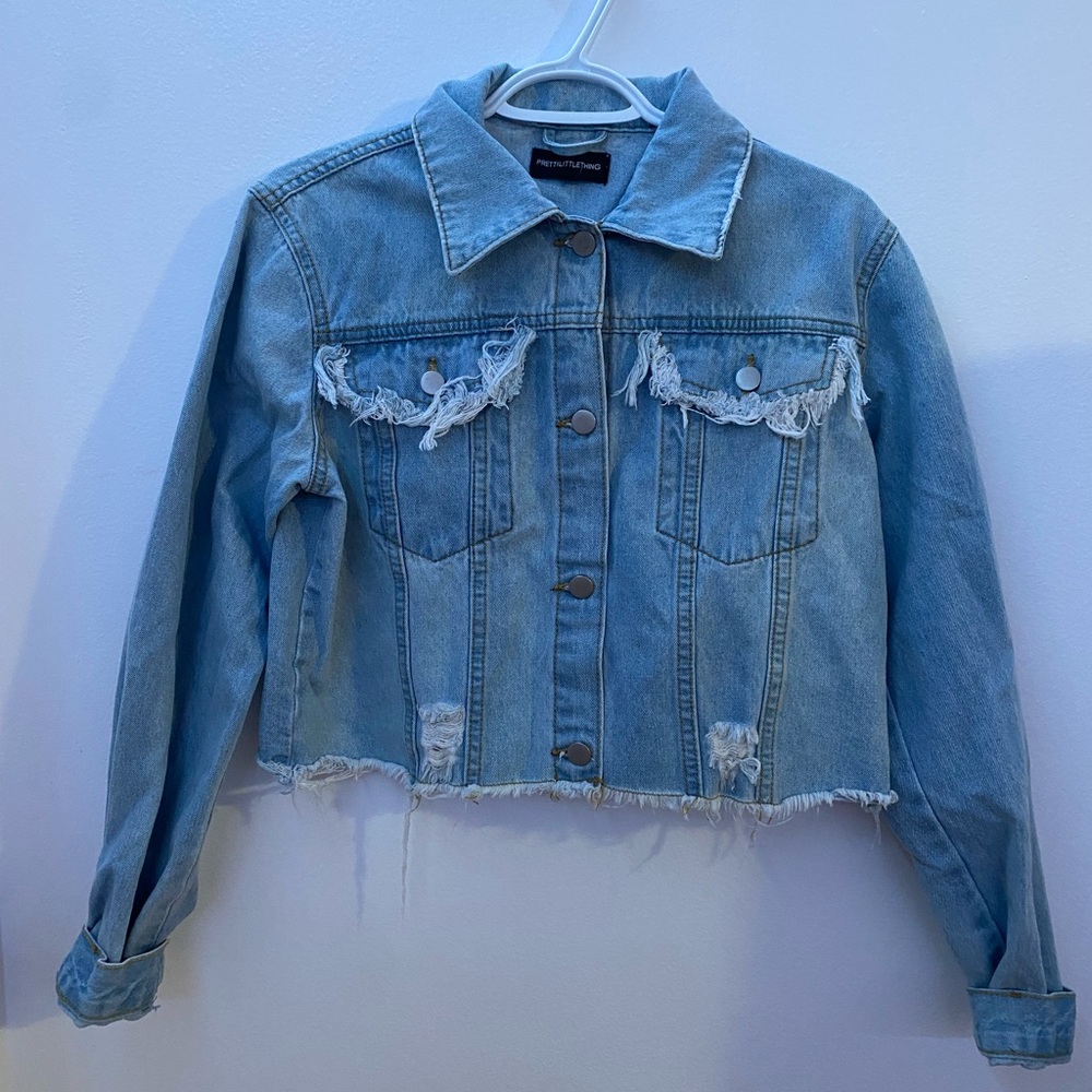 NWOT pretty little thing women’s denim jacket